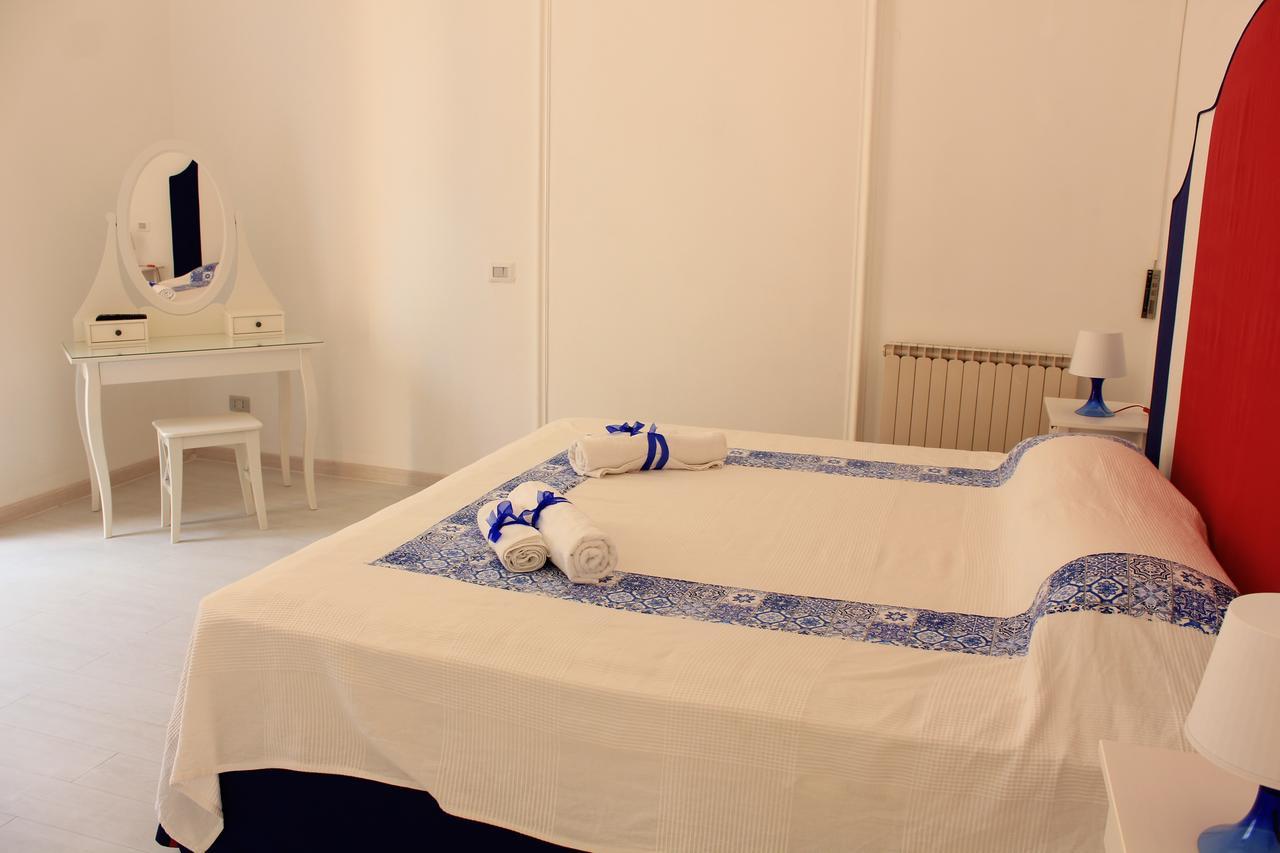 B&B Vitruvio Suites Formia Quarto foto
